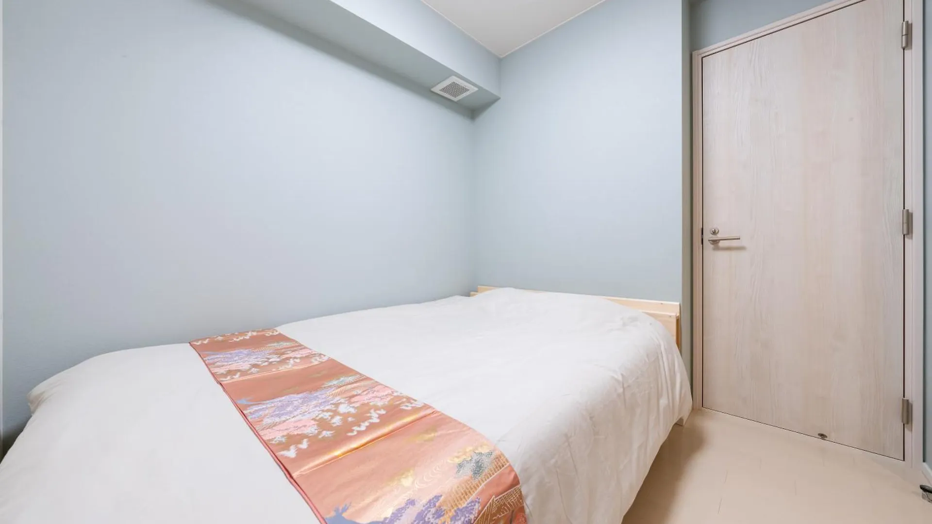 渋谷東ハウスー最大15名渋谷スクランブル交差点に歩いて行けます広々した日本のお家 Apartment Tokyo 0*,  Japan